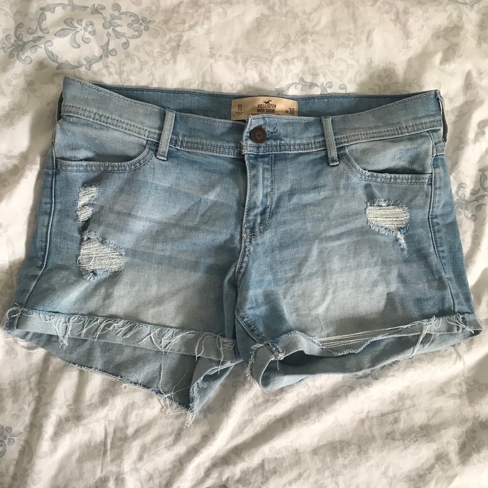 ( 3 FOR 20)Hollister Ripped Shorts